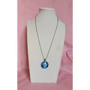 Silver Tone Blue Round Wolf Animal Cabochon Pendant Necklace N1F